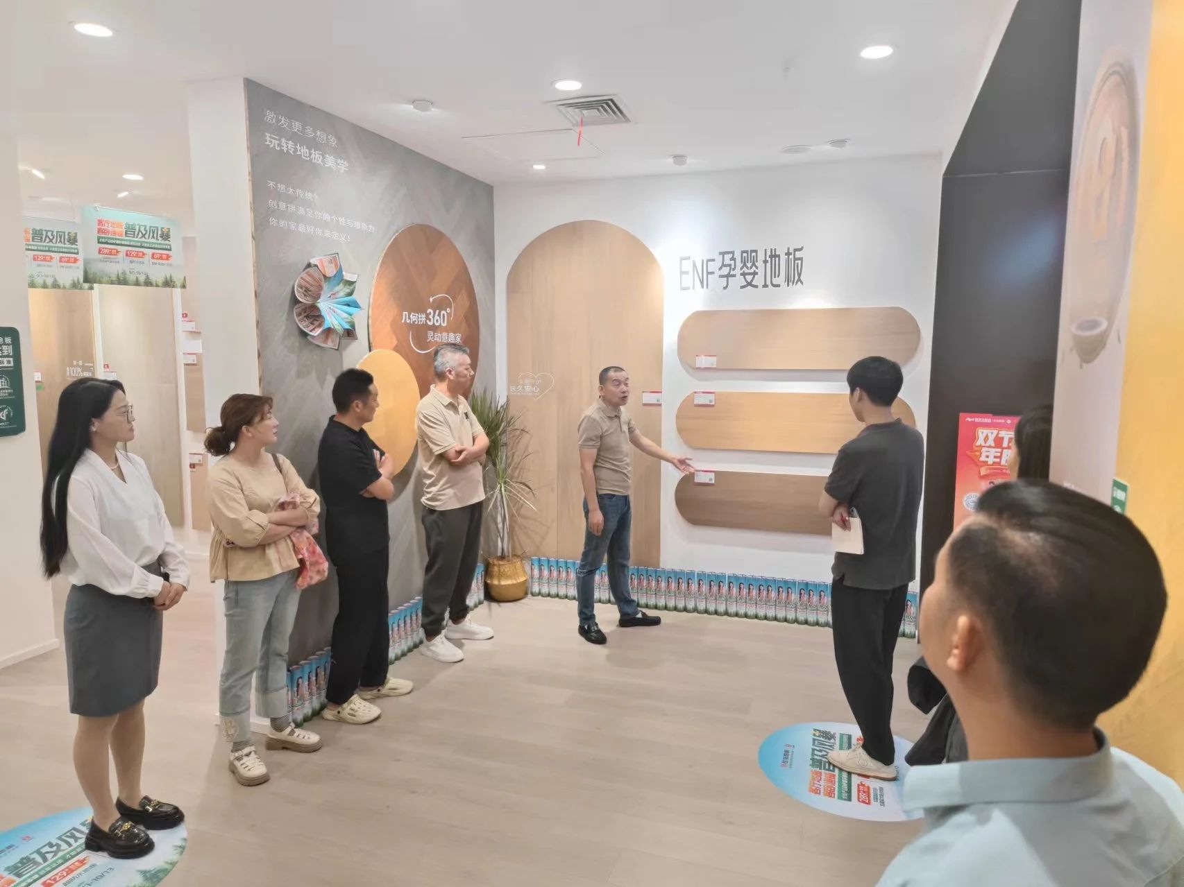 82萬超強(qiáng)大單！世友客廳地板客臥通鋪普及風(fēng)暴火力全開！
